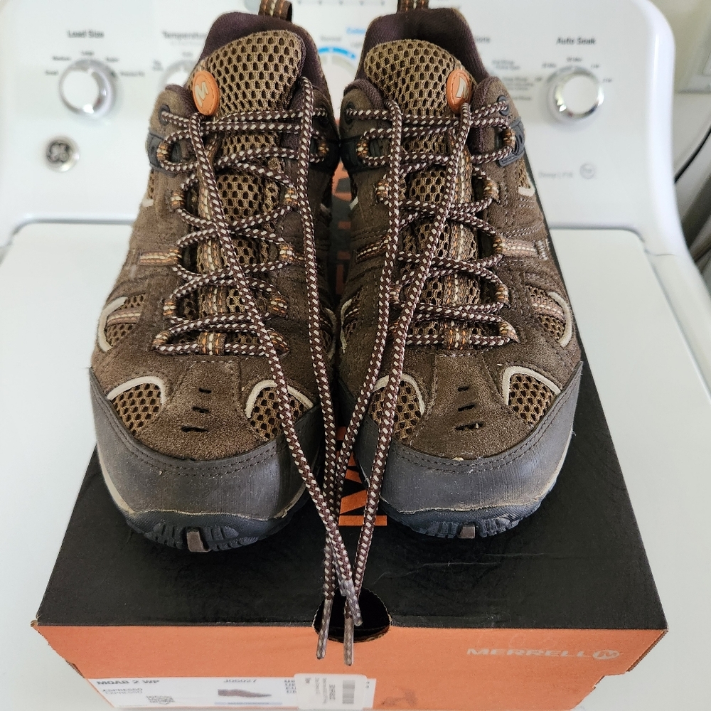 Merrell Men's Moab2 Dark Brown Hiking Shoes